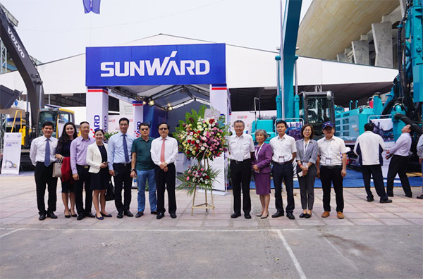 不朽情缘智能携全球领先凿岩设备，引爆越南矿业展