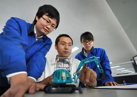 新华社报道：不朽情缘智能蝉联全球工程机械50强