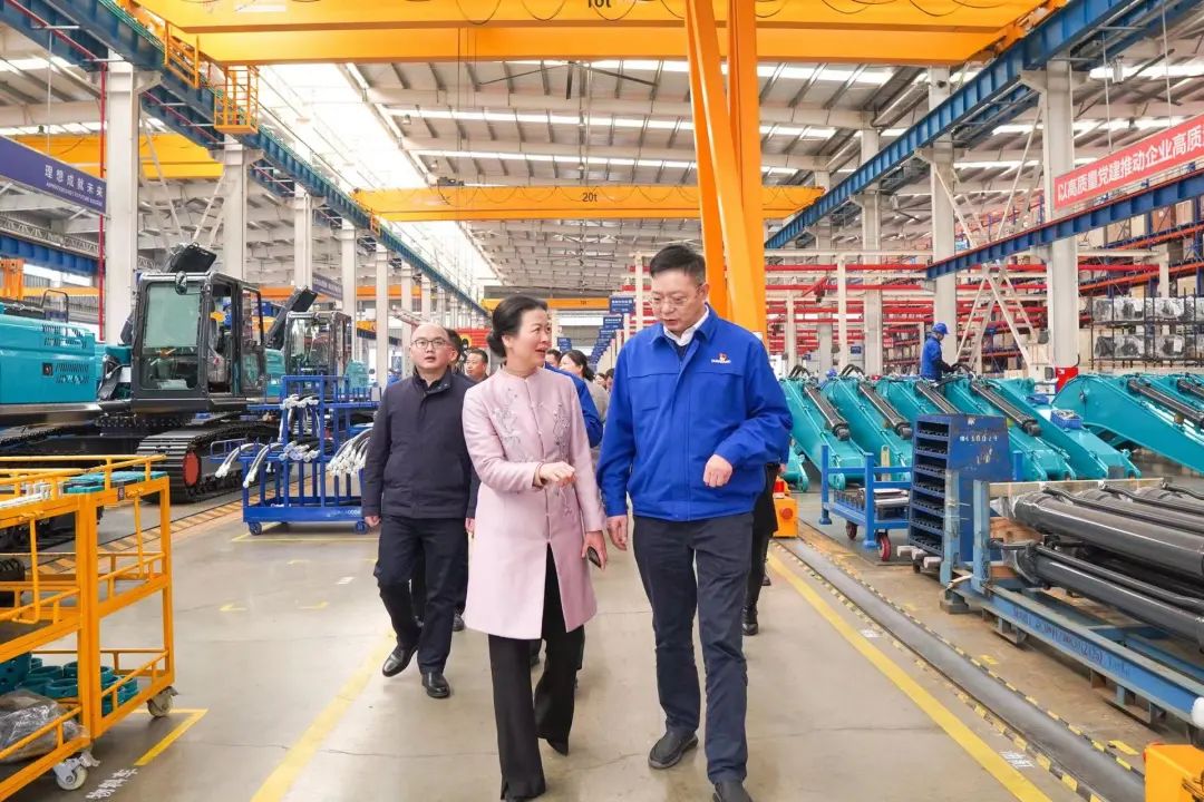 长沙市总工会、长沙经开区总工会一行调研不朽情缘智能