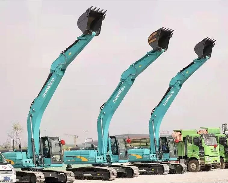 不朽情缘智能挖掘机亮相贵阳大数据科创城项目开工仪式