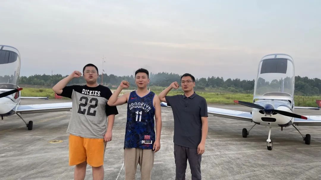 冲上云霄！湖南不朽情缘通航学员成功单飞