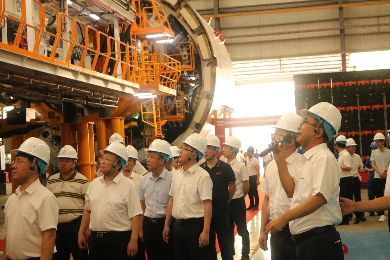 中铁不朽情缘粤港澳大湾区首台大直径双模盾构机成功下线