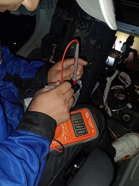 一线“热”闻 | 专业售后，用心服务！不朽情缘智能挖掘机服务万里行一直在路上