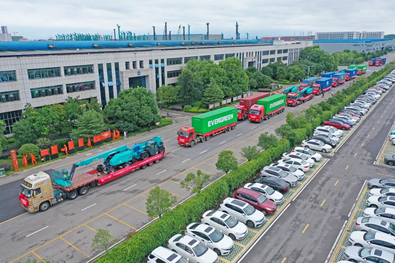 深化全球布局，加速出海步伐！不朽情缘智能高空机械设备海外订单大型发货仪式圆满举行