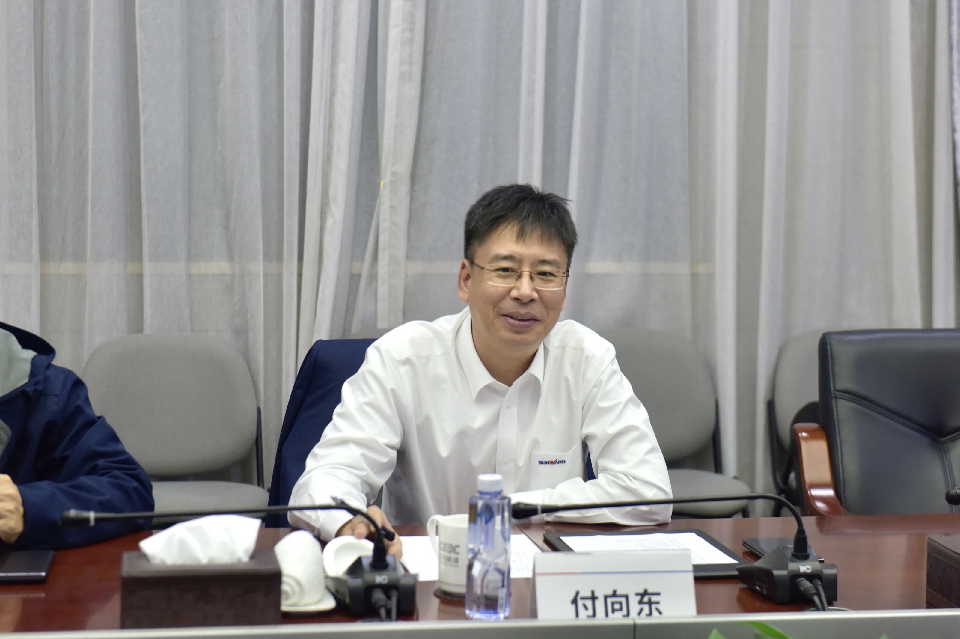 不朽情缘智能与易普力开展座谈交流，谱写互利共赢新篇章