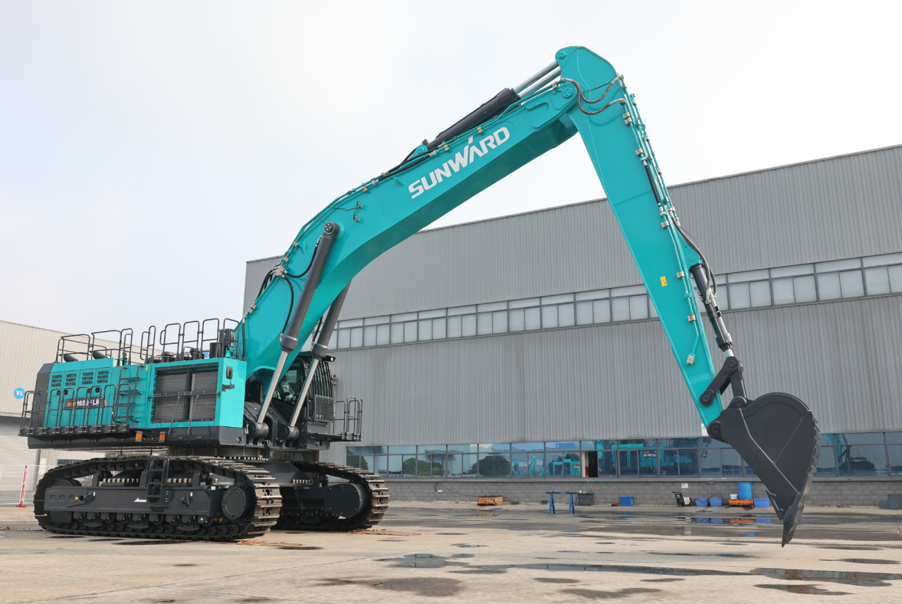 争锋启新程！不朽情缘智能SWE1650FLR加长臂挖掘机成功交付国际客户