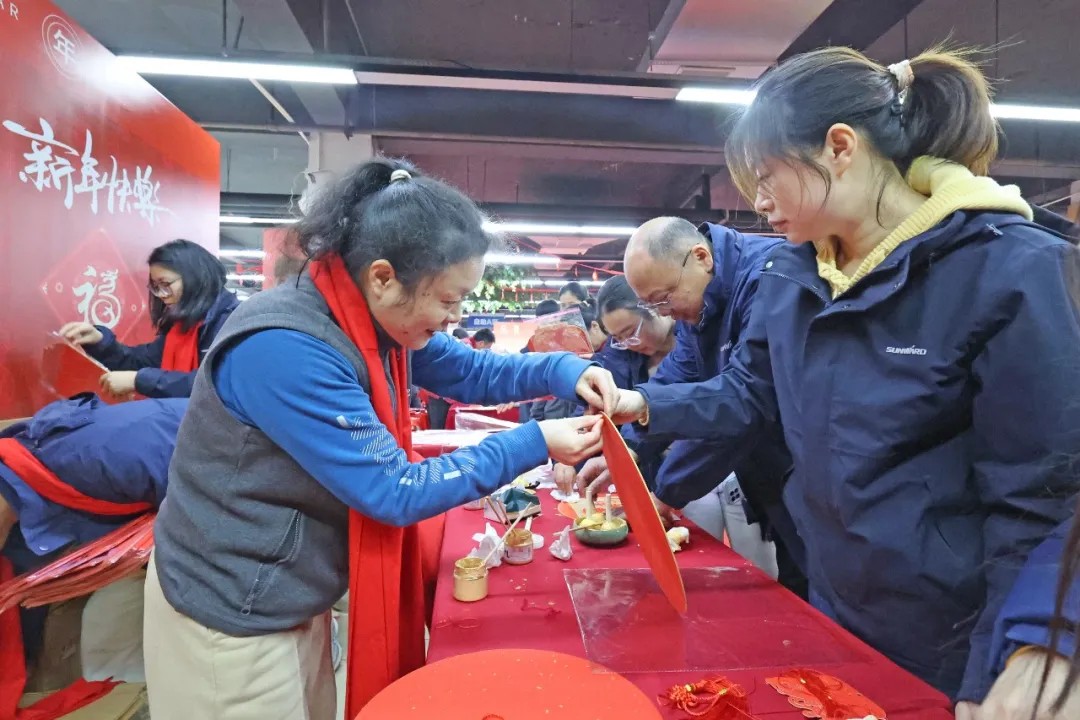 笔墨迎春，祝福暖心！在不朽情缘智能“囤”年味、送温暖、迎新春